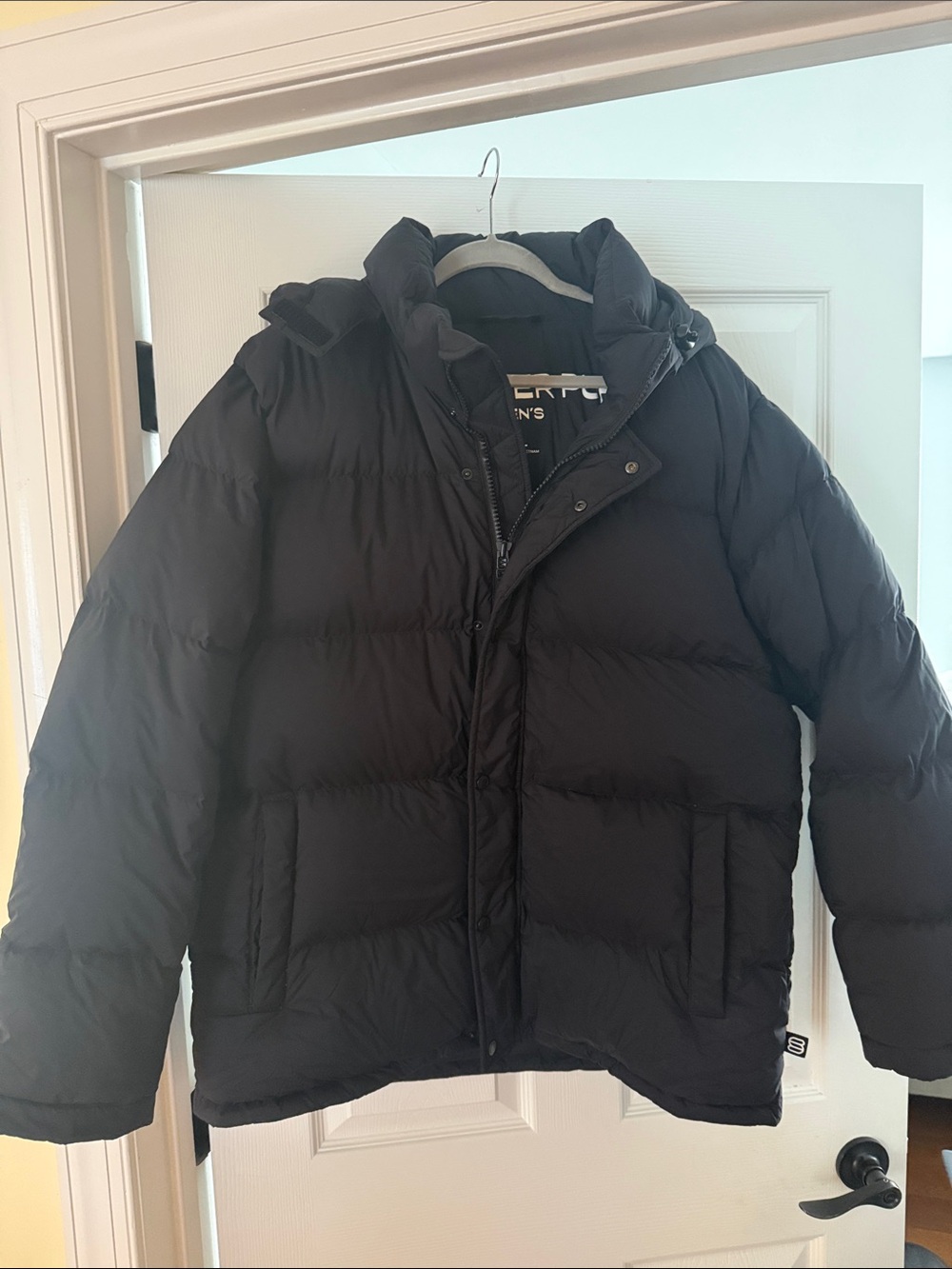 Aritzia Men's Black Super Puff Quilted Puffer Jacket with High Collar